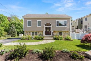 296 College Farm Rd, Waltham, MA 02451