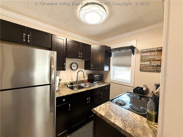 690 Hopkins Avenue, Danville, WV 25130