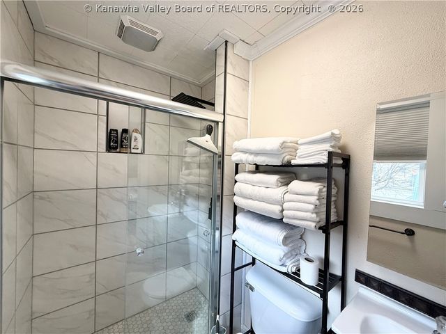 690 Hopkins Avenue, Danville, WV 25130