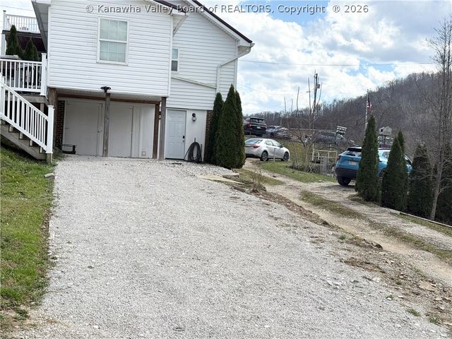 690 Hopkins Avenue, Danville, WV 25130