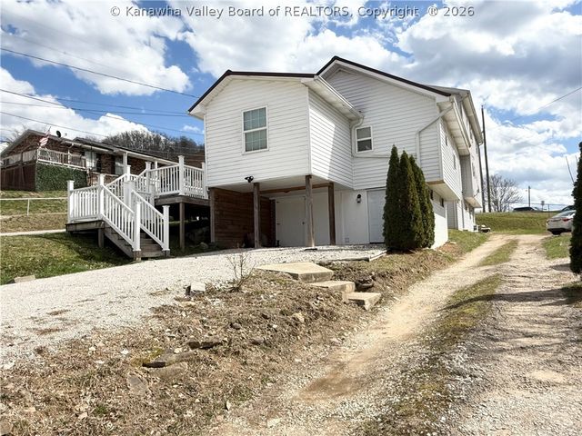 690 Hopkins Avenue, Danville, WV 25130