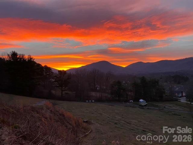 67 Burney Mountain Road, Fletcher, NC 28732