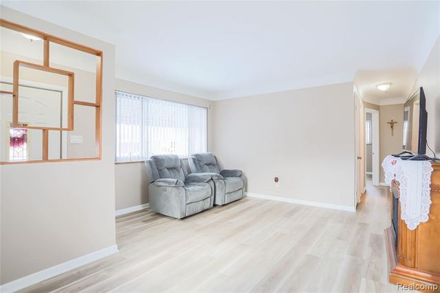 28646 Aline Drive, Warren, MI 48093