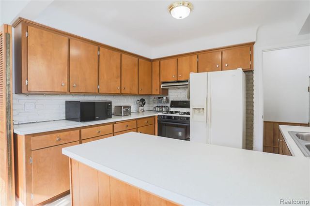 28646 Aline Drive, Warren, MI 48093