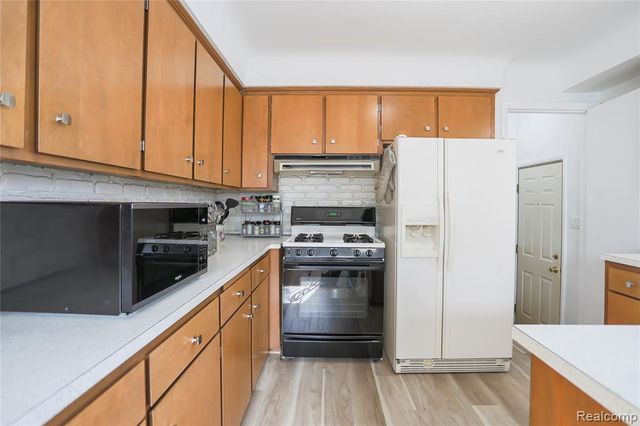 28646 Aline Drive, Warren, MI 48093