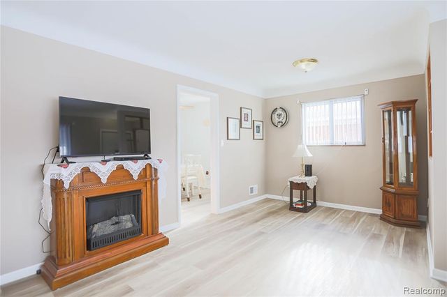 28646 Aline Drive, Warren, MI 48093