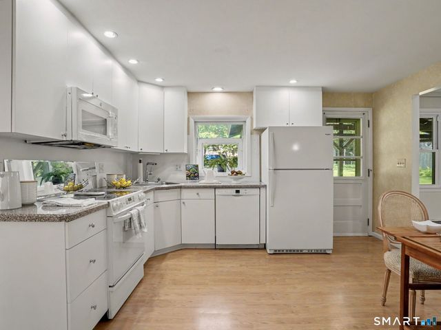 35 Eureka Avenue, Stratford, CT 06614