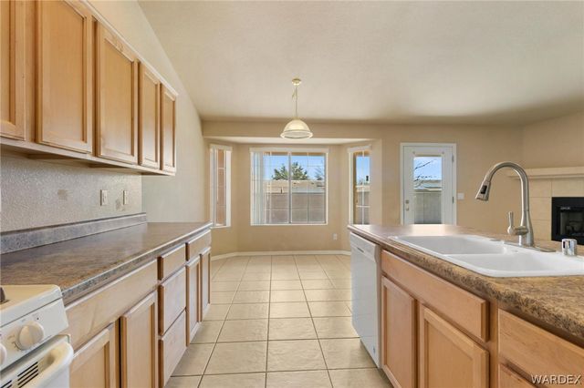 2064 John Wayne Drive, Kingman, AZ 86409