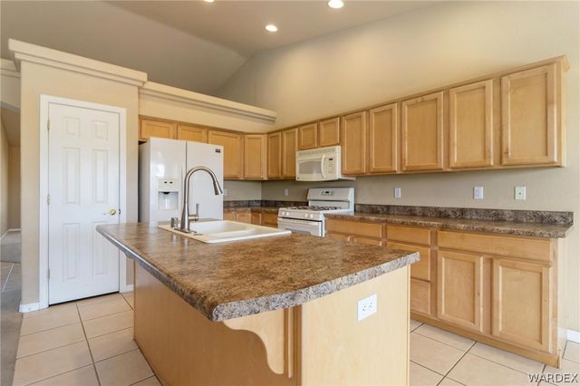 2064 John Wayne Drive, Kingman, AZ 86409