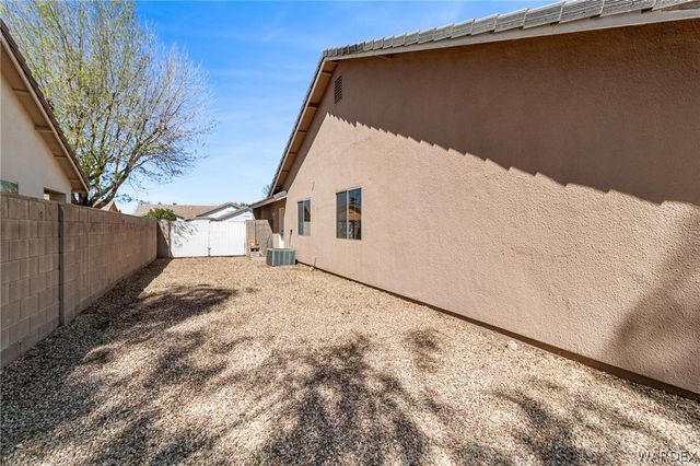 2064 John Wayne Drive, Kingman, AZ 86409