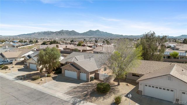 2064 John Wayne Drive, Kingman, AZ 86409