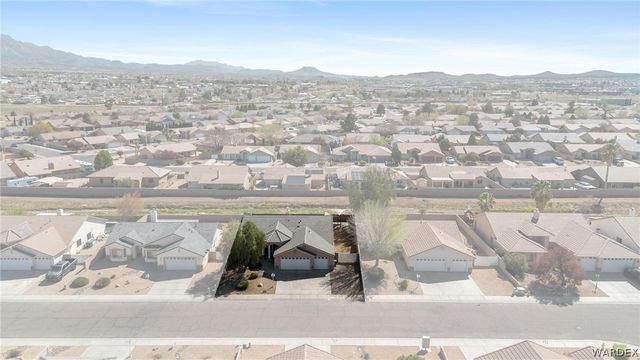 2064 John Wayne Drive, Kingman, AZ 86409