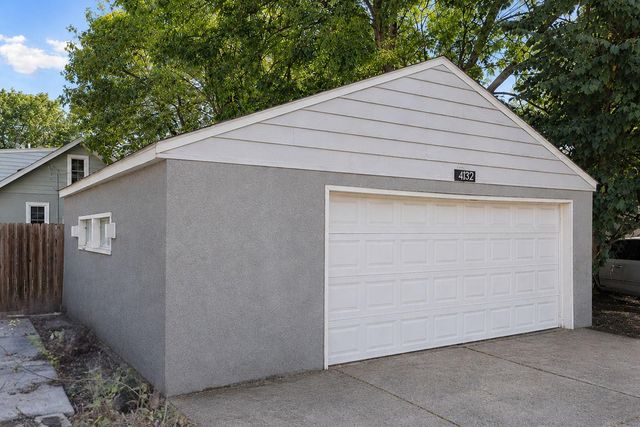 4132 32nd Avenue S, Minneapolis, MN 55406