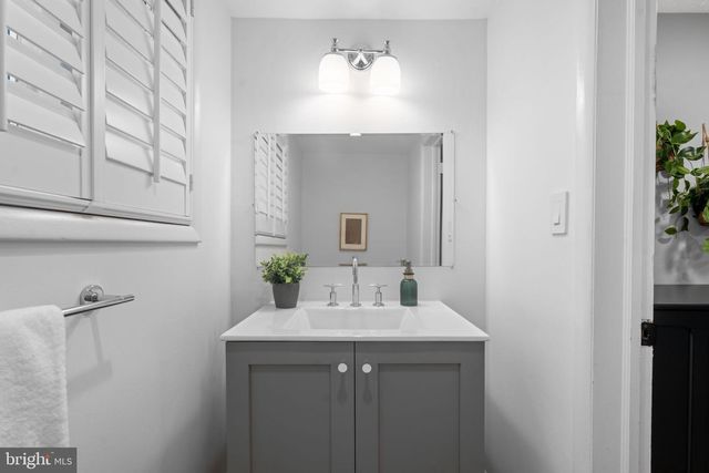 8801 CLIFFORD AVE, Chevy Chase, MD 20815