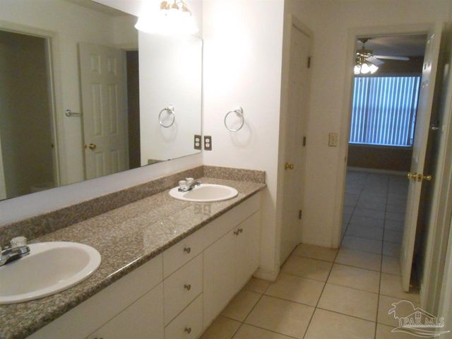 1989 Coral Reef Rd, Pensacola, FL 32506