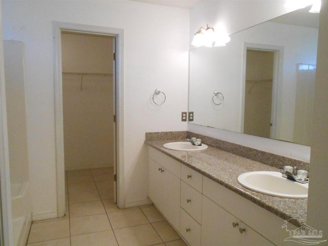 1989 Coral Reef Rd, Pensacola, FL 32506