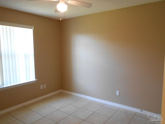 1989 Coral Reef Rd, Pensacola, FL 32506