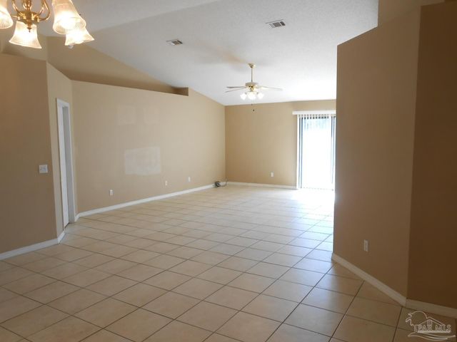 1989 Coral Reef Rd, Pensacola, FL 32506