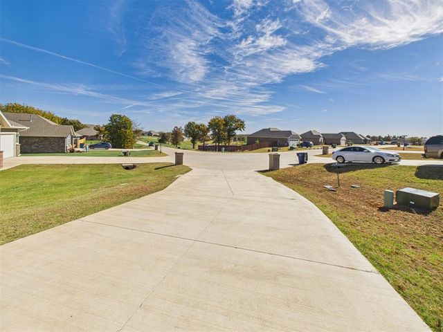 11601 Split Oak Circle, Guthrie, OK 73044
