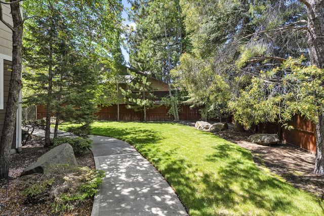 1974 NW Newport Hills Drive, Bend, OR 97703