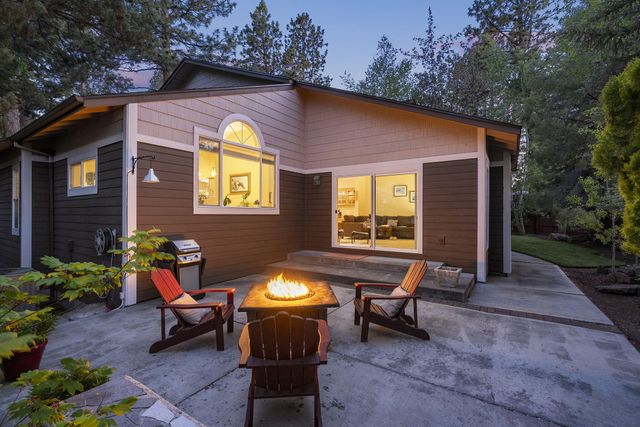 1974 NW Newport Hills Drive, Bend, OR 97703
