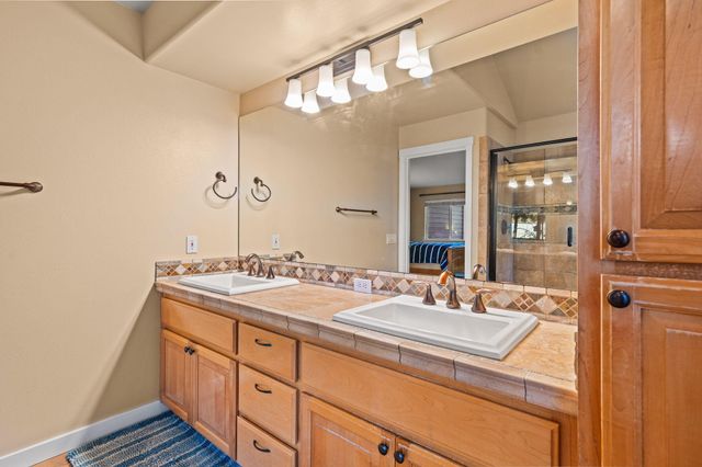 1974 NW Newport Hills Drive, Bend, OR 97703