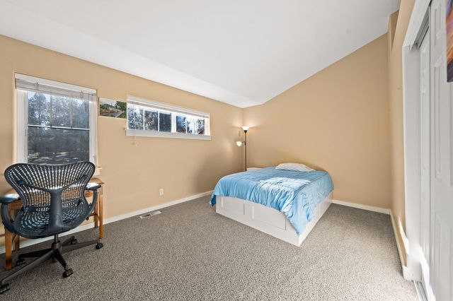 1974 NW Newport Hills Drive, Bend, OR 97703