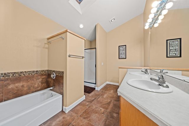 1974 NW Newport Hills Drive, Bend, OR 97703