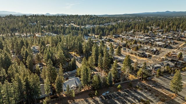 1974 NW Newport Hills Drive, Bend, OR 97703