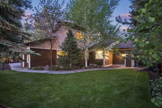 1974 NW Newport Hills Drive, Bend, OR 97703