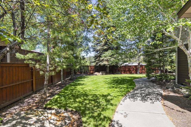 1974 NW Newport Hills Drive, Bend, OR 97703