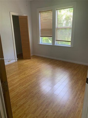 126 N 48th St, Miami, FL 33127