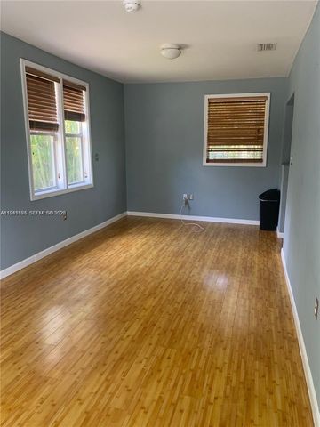 126 N 48th St, Miami, FL 33127