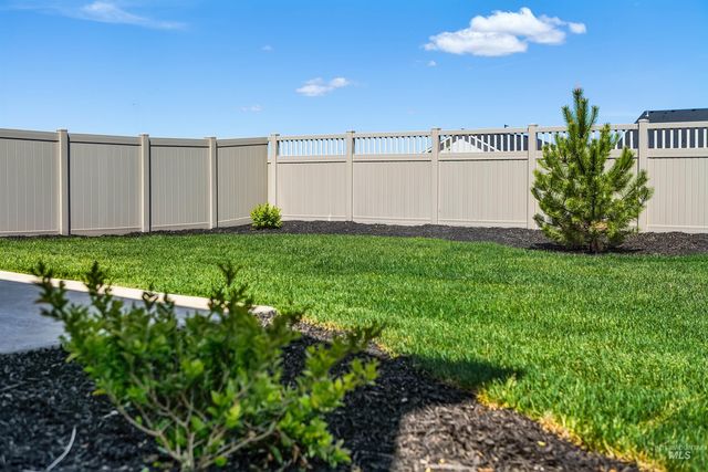 8588 E Love Ct, Nampa, ID 83687