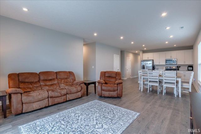 4724 Alaina Drive, Newburgh, IN 47630