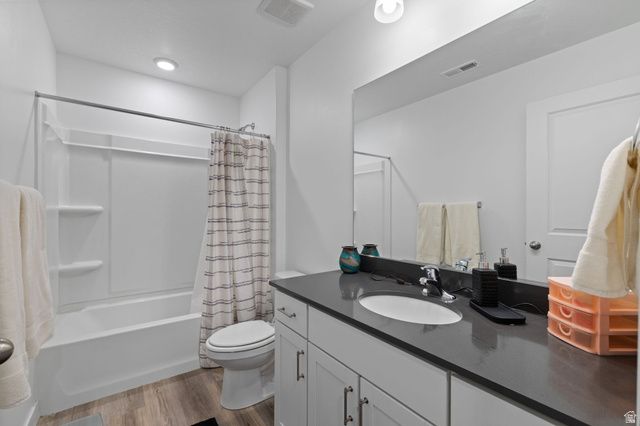 3881 S SILVER BANK DR, Magna, UT 84044