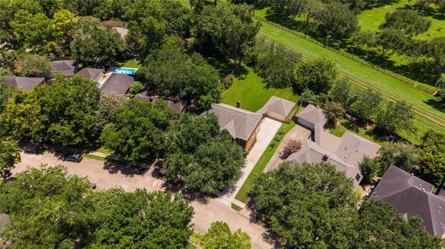 4519 Warwick Drive, Sugar Land, TX 77479