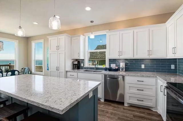 1684 Highway 87, Gilchrist, TX 77617