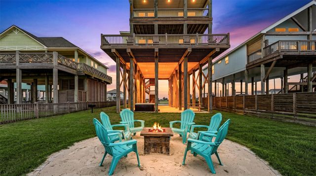 1684 Highway 87, Gilchrist, TX 77617