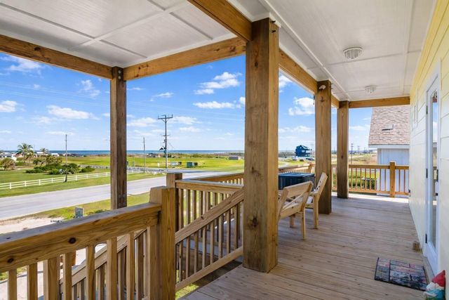 1684 Highway 87, Gilchrist, TX 77617