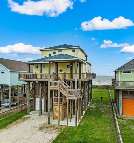 1684 Highway 87, Gilchrist, TX 77617
