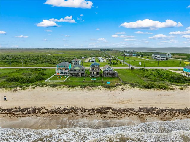 1684 Highway 87, Gilchrist, TX 77617