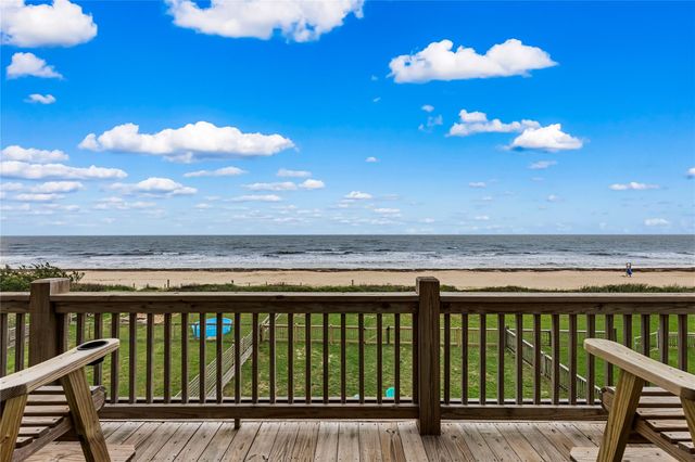 1684 Highway 87, Gilchrist, TX 77617