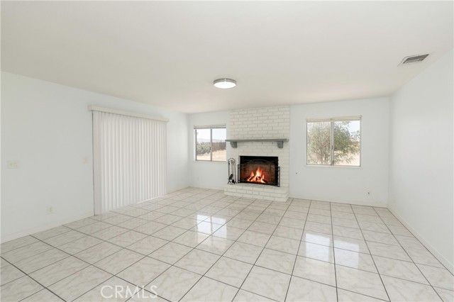 17933 Deodar Street, Hesperia, CA 92345