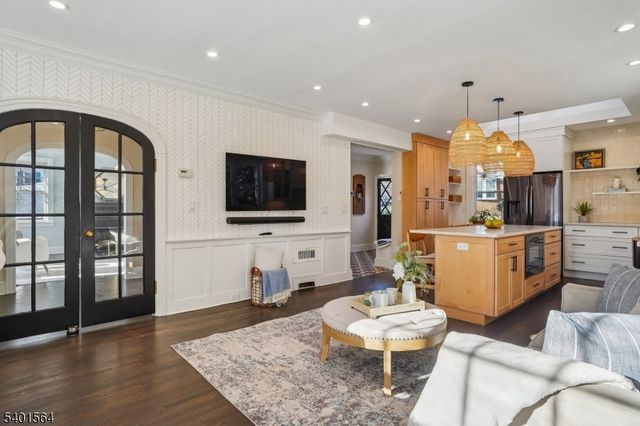 346 Elmwood Ave, Maplewood Twp., NJ 07040