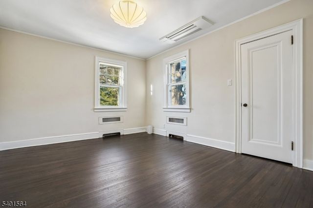 346 Elmwood Ave, Maplewood Twp., NJ 07040