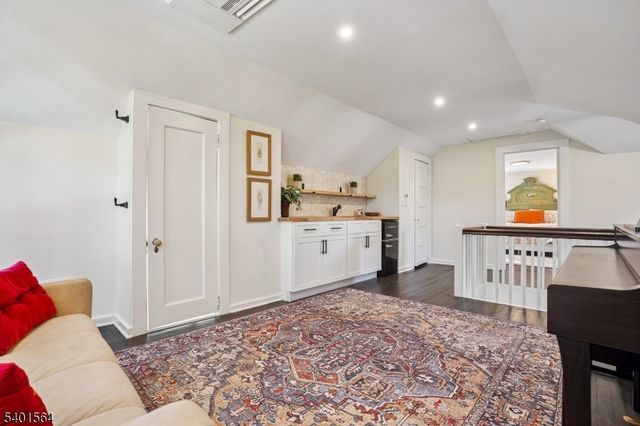 346 Elmwood Ave, Maplewood Twp., NJ 07040