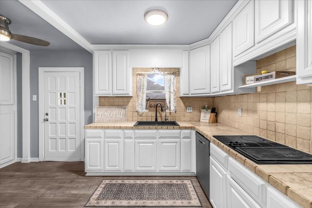 1313 W Sanford Street, Arlington, TX 76012