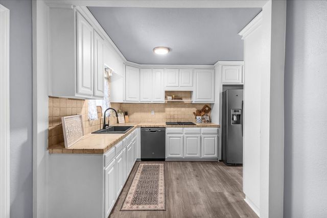 1313 W Sanford Street, Arlington, TX 76012