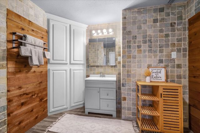 1313 W Sanford Street, Arlington, TX 76012